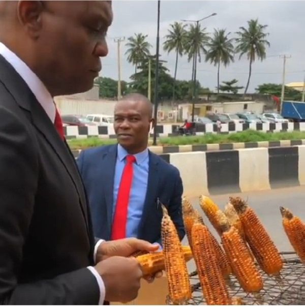 Wizkid Reacts As Billionaire Tony Elumelu Sampling Roasted Corn In Lagos 18