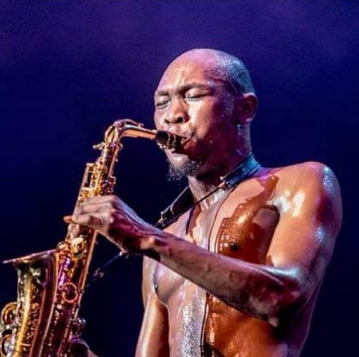 Seun Kuti Counters ‘Stingy Men’ With ‘Cheerful Givers Association” (Photos) 1